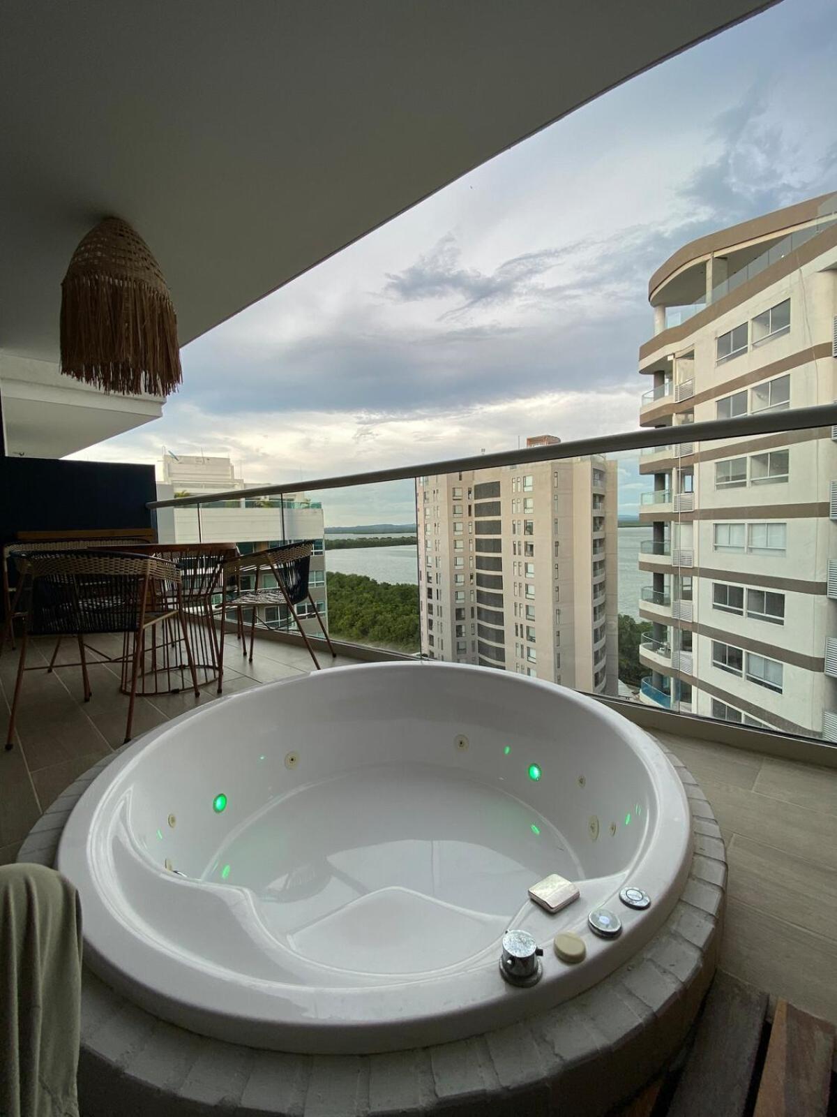 Cerca Al Centro, Edificio Dominique Apartment Cartagena